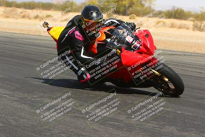 media/Apr-10-2022-SoCal Trackdays (Sun) [[f104b12566]]/Turn 7 Inside (1025am)/